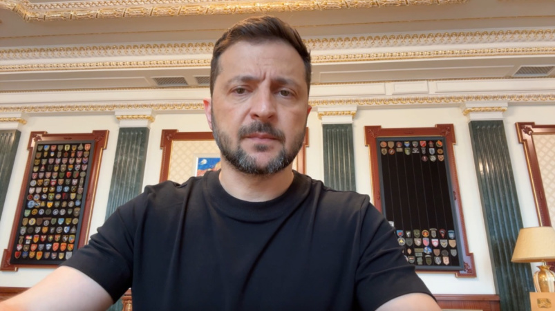 Президент Владимир Зеленский на заседании фракции Слуга народа 16 июля представил депутатам членов обновленного Кабинета министров.