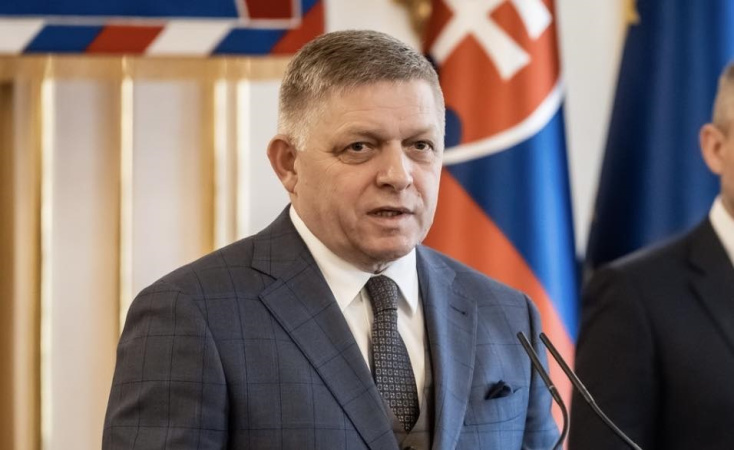 Премьер-министр Словакии Роберт Фицо сообщил, что даст указание представителям Словакии в Европейском Союзе поддержать 18-й пакет санкций против россии в пятницу, 18 июля.