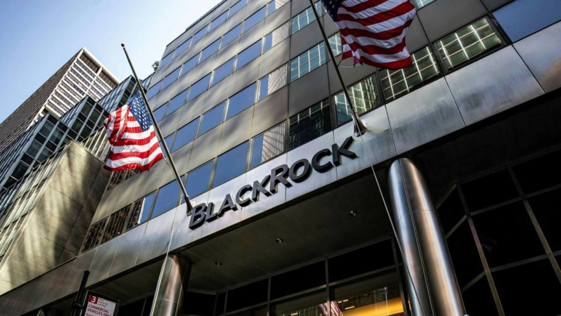Американська інвесткомпанія BlackRock припинила переговори з потенційними інвесторами щодо багатомільярдного фонду відновлення України.