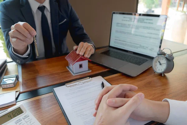 З початку 2025 року за програмою доступної іпотеки єОселя вже 3 454 українські родини отримали кредити на придбання власного житла.