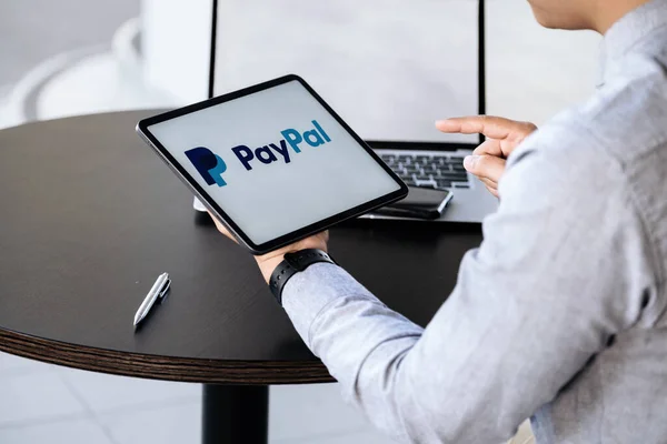 Компания PayPal анонсировала запуск платежной платформы PayPal World, объединяющей ведущие платежные системы и цифровые кошельки на глобальном уровне.