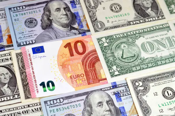 На следующей неделе ожидается относительно стабильный курс доллара.