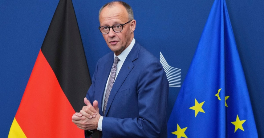 Канцлер Германии Фридрих Мерц заявил, что недавно заключенное торговое соглашение между Европейским Союзом и Соединенными Штатами, предусматривающее 15-процентный таможенный тариф на большинство импорта из ЕС, нанесет «значительный ущерб» экспортно ориентированной экономике Германии, пишет DW.► Подписывайтесь на телеграм-канал «Минфина»: главные финансовые новостиПозиция Мертвеца«Я не доволен этим результатом в смысле, что „это хорошо“.