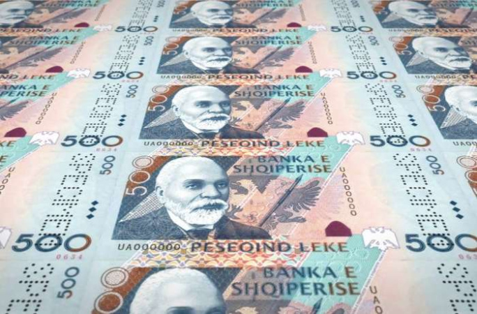 Албания может стать первой в мире страной без наличных к 2030 году, однако реализация этой идеи сталкивается с серьезными препятствиями, пишет Politico.► Читайте страницу «Минфина» в фейсбуке: главные финансовые новостиЧто известноПремьер-министр страны Эди Рама предложил полностью отказаться от наличных денег, чтобы ликвидировать огромную теневую экономику, доля которой, по разным оценкам, достигает от 29% до 50% ВВП.