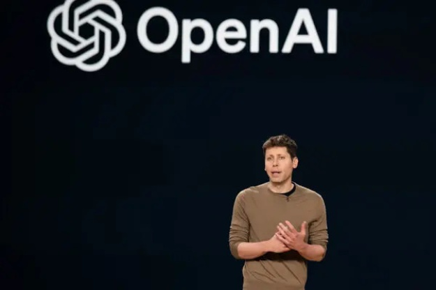 OpenAI ведет предварительные переговоры о потенциальной вторичной продаже акций, оценивающей стартап в сфере искусственного интеллекта в $500 млрд, сообщил Bloomberg в среду со ссылкой на источники, знакомые с инвестиционными обсуждениями.► Читайте страницу «Минфина» в фейсбуке: главные финансовые новостиЧто известноОценка в $500 млрд является резким скачком по сравнению с предыдущим сообщением, которое оценивало OpenAI в $300 млрд.