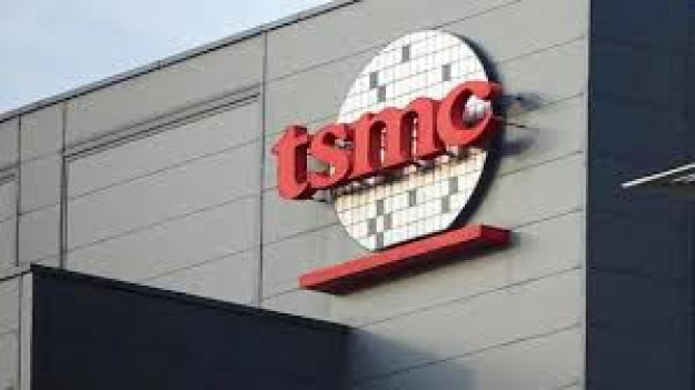 Акції Taiwan Semiconductor Manufacturing Co (TSMC) у четвер досягли рекордно високого рівня після підтвердження Тайбеєм, що компанія буде звільнена від 100% американського тарифу на імпорт напівпровідників, пише Bloomberg.► Читайте сторінку «Мінфіна» у фейсбуці: головні фінансові новиниЩо відомоЗвільнення пов'язане з планами TSMC щодо розширення виробництва у Сполучених Штатах.