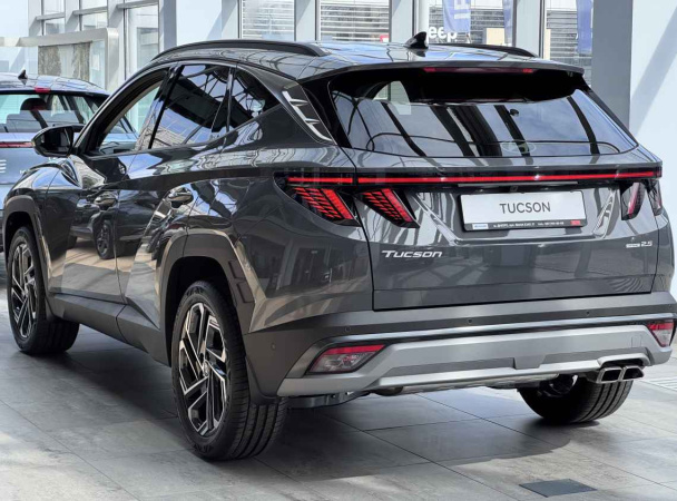 Українці продовжують віддавати перевагу автомобілям, що обладнані бензиновими ДВЗ, але їх частка на ринку зменшується.