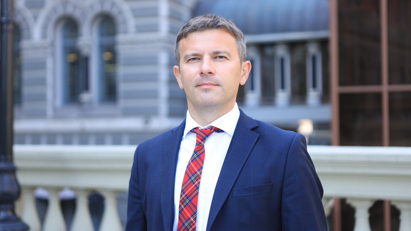 Совет Национального банка Украины 15 августа 2025 года назначил Сергея Николайчука на должность первого заместителя главы НБУ.