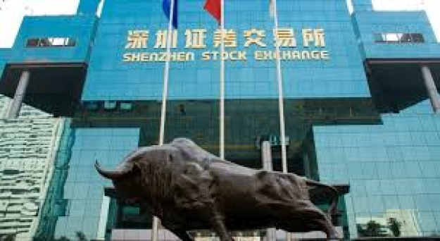 Композитный индекс Шанхайской фондовой биржи закрылся на самом высоком уровне за десятилетие, подскочив на 0,9% до 3728 в понедельник.