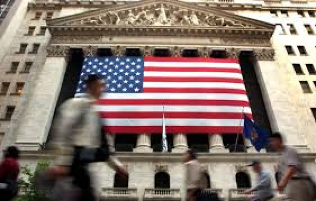 Международное рейтинговое агентство S&P Global подтвердило долгосрочный кредитный рейтинг США на уровне «AA+» со «стабильным» прогнозом.► Читайте страницу «Минфина» в фейсбуке: главные финансовые новостиРейтинг СШАКак говорится в сообщении агентства, рейтинг США поддерживается устойчивостью и диверсифицированностью экономики страны, институциональными преимуществами, включая эффективную систему сдержек и противовесов, а также гибкостью в проведении экономической политики, включая надежную денежно-кредитную политику, и уникальным статусом страны как эмитента ведущей мировой резервной валюты.