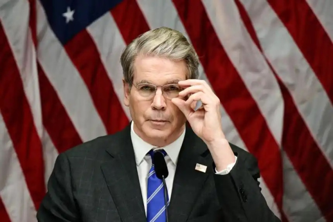 Криптовалютная индустрия в ближайшие годы станет одним из ключевых покупателей гособлигаций США, полагает министр финансов страны Скотт Бессент.