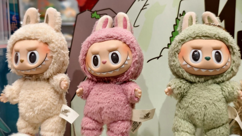 Гендиректор Pop Mart Ван Нин заявил в среду, 20 августа, что компания уверенно двигается к целевому показателю дохода — 20 млрд юаней ($2,78 млрд) в 2025 году.