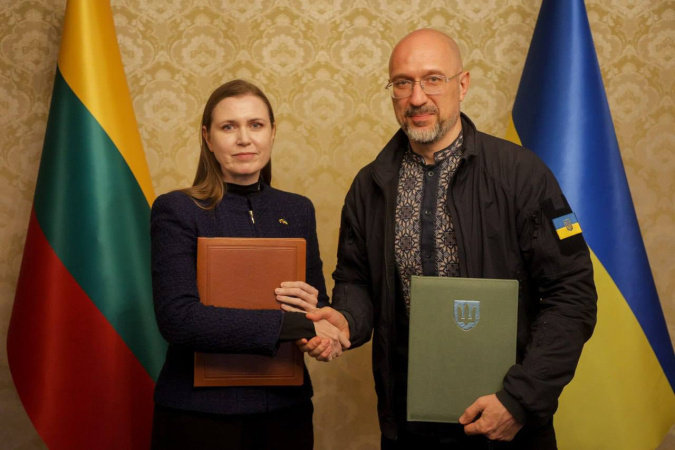 Україна домовилась з Литвою про спільне виробництво оборонної продукції на території обох країн.