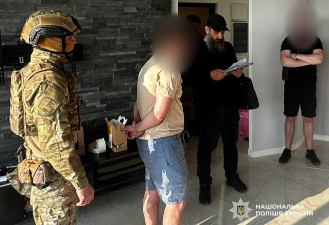 Поліція Одеси скерувала до суду справу проти 32-річного місцевого жителя, який, видаючи себе за успішного криптотрейдера, виманив у громадян понад 42 мільйони гривень.