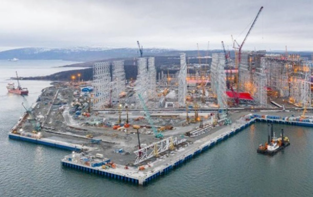 Танкер із партією скрапленого природного газу (СПГ) з російського експортного заводу, що перебуває під санкціями США, вперше пришвартувався в китайському терміналі.