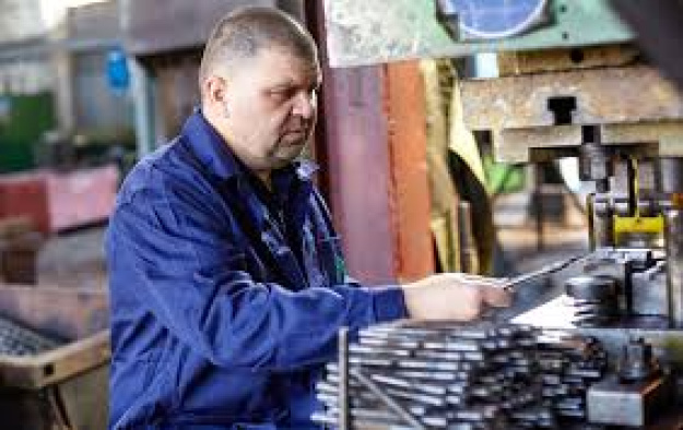 Деякі підприємства готові платити висококласним працівникам до 90 тисяч на місяць