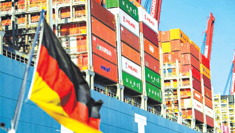 Экономика Германии в июле послала противоречивые сигналы: экспорт упал, в основном из-за резкого снижения спроса со стороны США, тогда как промышленное производство, наоборот, выросло больше, чем ожидалось.