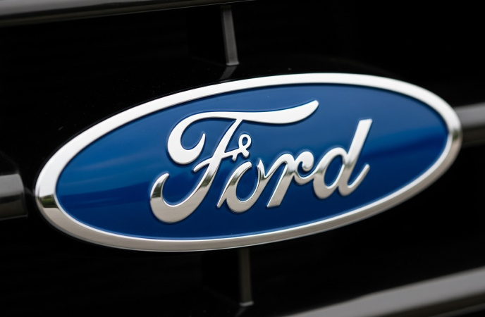 Компанія Ford відкликає близько 1,5 мільйона автомобілів у Сполучених Штатах через проблему з камерою заднього виду, яка спричиняє перевернуте, спотворене або порожнє зображення.