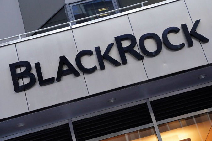 Американська інвесткомпанія BlackRock розглядає можливість цифрової трансформації своїх біржових фондів (ETF) шляхом їх токенізації на блокчейні.