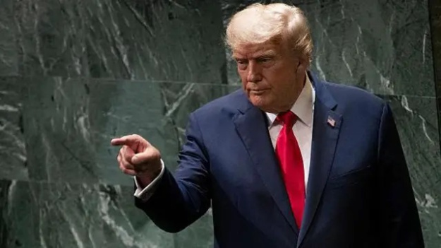 Президент США Дональд Трамп объявил о намерении ввести пошлины на зарубежные кинофильмы и мебель.