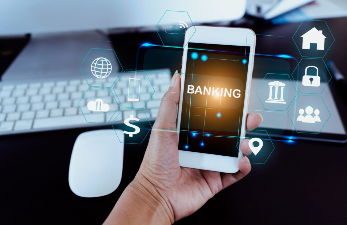 З 1 жовтня 2025 року в Україні діють нові правила переказів з картки на картку, що базуються на технології відкритого банкінгу.