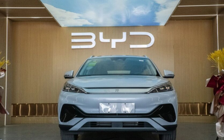 Китайская BYD в сентябре увеличила продажи электромобилей в Великобритании в 9,8 раза в годовом выражении, сообщил автопроизводитель.