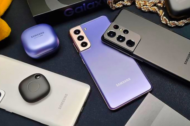 Согласно предварительным данным IDC, в третьем квартале 2025 года мировые поставки смартфонов выросли на 2,6% в годовом исчислении до 322,7 миллиона единиц, что явилось девятым кварталом подряд роста, пишет investing.► Читайте страницу «Минфина» в фейсбуке: главные финансовые новостиПодробностиSamsung сохранил свою позицию лидера рынка, поставки выросли на 6,3% в годовом исчислении до 61,4 миллиона единиц, увеличив долю рынка на 0,6 процентного пункта.