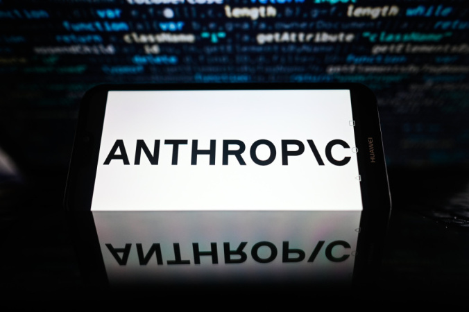 Разработчик искусственного интеллекта Anthropic PBC обсуждает с Google (Alphabet Inc.) соглашение о предоставлении облачных услуг, стоимость которого может достичь «десятков миллиардов долларов».