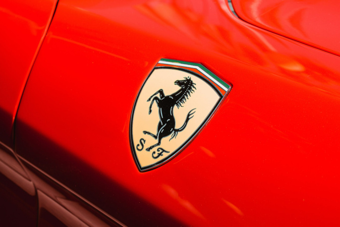 Ferrari виходить на криптовалютні ринки аби залучити молодь за допомогою запланованого нового цифрового токена, який її найбагатші шанувальники зможуть використовувати на аукціоні Ferrari 499P.