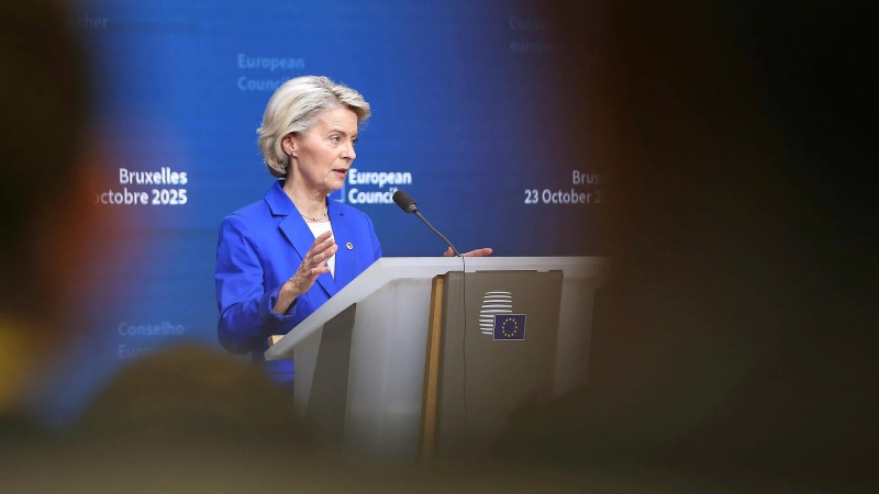 Евросоюз планирует сократить зависимость от Китая при импорте важных сырьевых материалов — прежде всего, редкоземельных элементов, используемых в электронике, оборонной промышленности и производстве аккумуляторов.