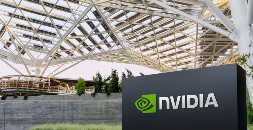 Чипы для искусственного интеллекта Nvidia Blackwell, самые передовые в линейке компании, не будут поставляться из США ни в Китай, ни в другие страны, заявил президент Дональд Трамп.