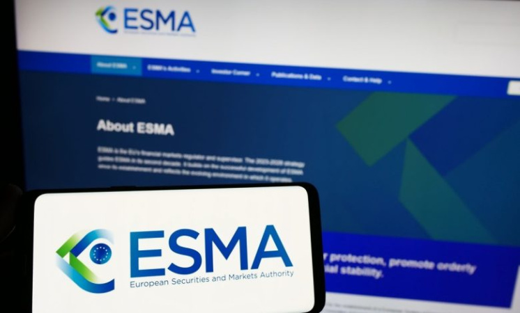 Европейский Союз намерен представить план реформы финансовой системы, который предоставит Европейскому управлению по ценным бумагам и рынкам (ESMA) полномочия напрямую контролировать крупнейшие фондовые биржи, криптовалютные платформы и ключевые пострейдинговые организации стран-членов.