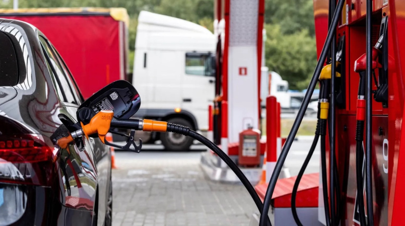 Несмотря на положительную тенденцию добычи нефти в мире, в Украине топливо будет дорожать.