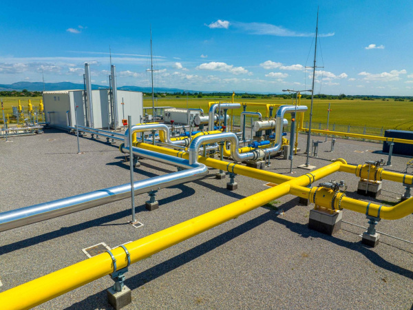 Украина возобновила импорт природного газа южным Трансбалканским маршрутом после того, как октябрьские атаки России вывели из строя по меньшей мере половину собственной добычи газа страны.