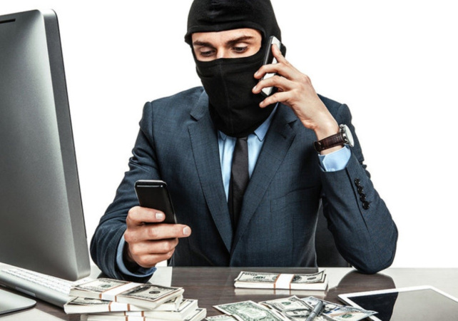 В Украине активизировались мошенники, предлагающие оформить выплату в 6500 гривен для украинцев.