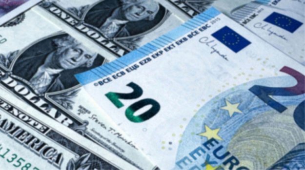 Курсы доллара и евро выросли в понедельник, 10 ноября, на украинском межбанке.