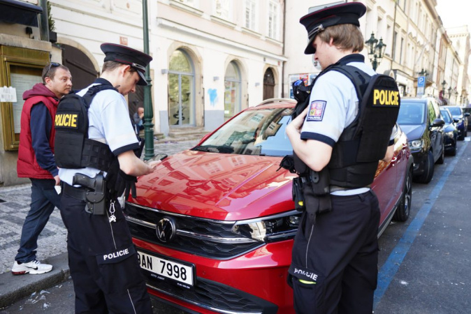 С 1 января 2024 года все находящиеся на территории Чехии украинские автомобили подлежат обязательной регистрации.