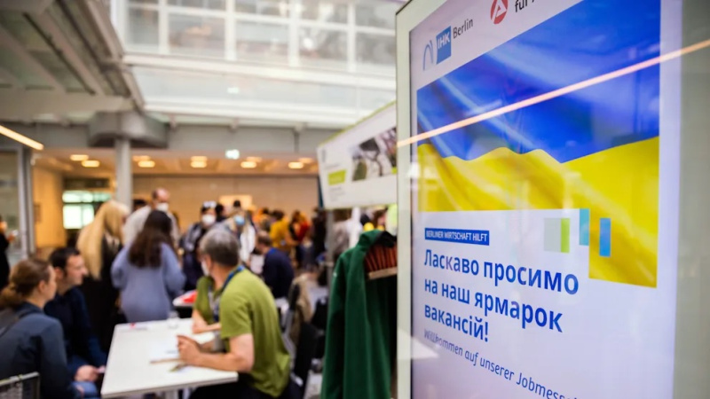 По новым правилам все украинцы, которые приедут в Германию после 1 апреля 2025 года, будут получать помощь не по стандарту немецких безработных, а по закону для соискателей убежища.
