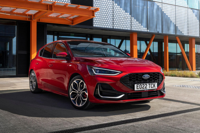 Компания Ford завершила производство своей культовой модели Focus, которая была одной из самых популярных в Европе на протяжении 27 лет.