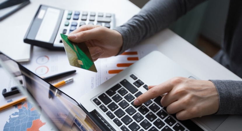 Несмотря на то что количество микрозаймов и сумма кредитов возрастают, количество компаний, предоставляющих их стремительно снижается.