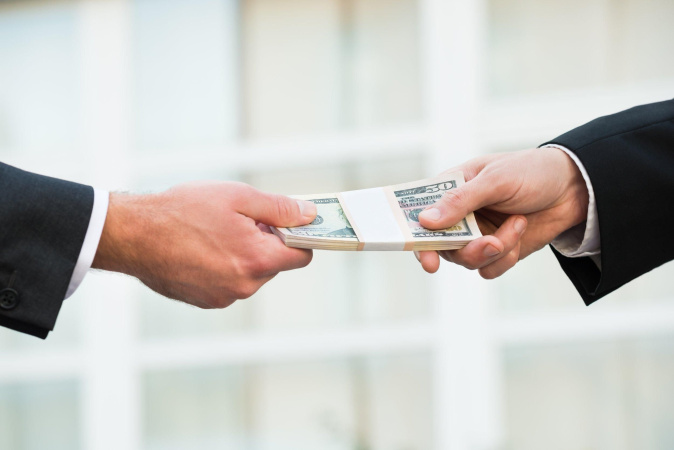 Несмотря на высокий приток депозитов, эти средства не помогают запустить кредитование, а банки зарабатывают преимущественно благодаря государству.