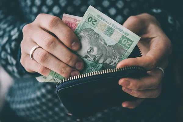 Бізнес розуміє потребу підвищувати зарплату команді та конкурувати за фахівців, але економічна невизначеність змушує рахувати кожну гривню.