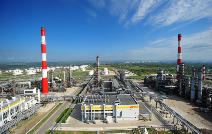 В Сербии российский нефтеперерабатывающий завод может закрыться из-за санкций США