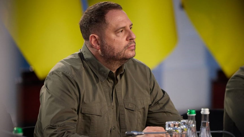 Президент Владимир Зеленский подписал указ об увольнении Андрея Ермака с должности главы Офиса президента.