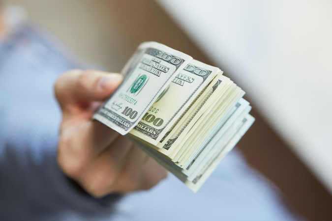 Цей тиждень на валютному ринку України пройшов під знаком розрахунків клієнтів із контрагентами перед завершенням звітного періоду.