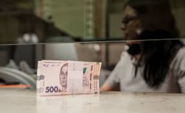 Депозитний оглядКаталог «Минфина» — лучший способ подобрать оптимальный депозит и получить БОНУС к ставке!30										Банк			12 месяцев			9 месяцев			6 месяцев			3 месяца			Бессрочный							Ставка			а			Ставка			а			Ставка			а			Ставка			а			Ставка			а							Идея Банк			16,75%			-			16,50%			-			17,00%			-			-			-			-			-							МТБ Банк			16,75%			-			16,90%			-			16,80%			-			16,75%			-			5,00%			-							А-Банк			16,40%			-			-			-			16,30%			-			15,60%			-			0,01%			-							Аккордбанк			16,25%			-			-			-			16,55%			-			17,17%			-			5,00%			-							Таскомбанк			16,10%			-			15,85%			-			15,60%			-			15,10%			-			4,00%			-							Универсал Банк			16,00%			-			15,90%			-			15,70%			-			15,50%			-			-			-							monobank			16,00%			-			15,90%			-			15,70%			-			15,50%			-			-			-							Банк Львов*			15,50%			-			15,50%			-			15,00%			-			17,00%			-			5,00%			-							КоминБанк*			15,50%			-			15,30%			0,20%			15,30%			0,20%			15,00%			0,30%			-			-							Глобус*			15,00%			-			15,50%			-			14,50%			-			12,00%			-			-			-							Радабанк *			14,75%			-			16,50%			-			16,25%			-			16,00%			-			-			-							Кредит Днепр Банк			14,50%			-			-			-			16,50%			0,50%			16,50%			-			-			-							Пивденный			14,50%			-			-			-			15,00%			-			14,75%			-			3,00%			-							Альянс Банк			14,25%			-			15,35%			-			14,75%			-			14,75%			-			5,50%			-							Восток Банк			14,00%			-			-			-			14,75%			-			14,75%			-			-			-							Ощадбанк			13,00%			-			-			-			13,00%			-			-			-			-			-							Приватбанк			13,00%			-			10,00%			-			10,00%			-			2,50%			-			2,50%			-							Прокредит Банк*			13,00%			-			-			-			15,00%			-			15,00%			-			5,00%			-							ПУМБ			13,00%			-			13,00%			-			13,00%			-			15,00%			-			-			-							Укрэксимбанк*			13,00%			-			13,00%			-			12,50%			-			12,50%			-			-			-							Укргазбанк			12,50%			-			12,50%			-			12,00%			-			12,00%			-			-			-							Кредобанк			12,50%			-			-			-			13,50%			-			-			-			-			-							Сенс Банк*			12,25%			-			-			-			12,25%			-			12,00%			-			4,00%			-							Правэкс Банк			11,00%			-			12,50%			-			12,50%			-			14,50%			-			-			-							Креди Агриколь Банк			10,50%			-			-			-			11,00%			-			10,00%			-			1,00%			-							ОТП Банк			6,50%			-			6,50%			-			10,00%			-			9,29%			-			3,00%			-							Райффайзен Банк 			6,50%			-			-			-			6,50%			-			5,50%			-			5,50%			-							Укрсиббанк			-			-			-			-			9,50%			-			9,00%			-			-			-			Программа БОНУС к депозитамОформите вклад через «Минфин» в одном из этих банков:Глобус, Кредитвест Банк.