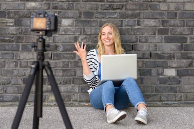 Блогинг уже стал прибыльным бизнесом, что неизбежно привлекает внимание контролирующих органов.