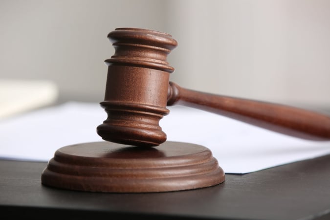 Украинские финансовые учреждения перешли к более агрессивной стратегии взыскания долгов, установив новый рекорд по количеству обращений в суд.