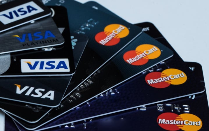 Наприкінці жовтня у парламенті зареєстрували законопроєкт про створення реєстру дропів — осіб, чиї банківські рахунки були задіяні у схемах дроблення платежів для проведення нелегальних операцій.