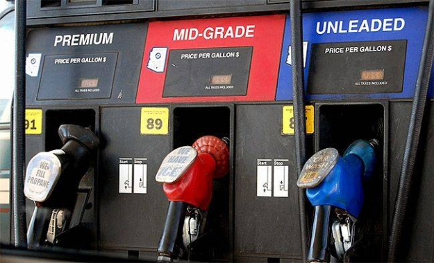 Спотові ціни на бензин у США останніми днями опустилися до багаторічних мінімумів.